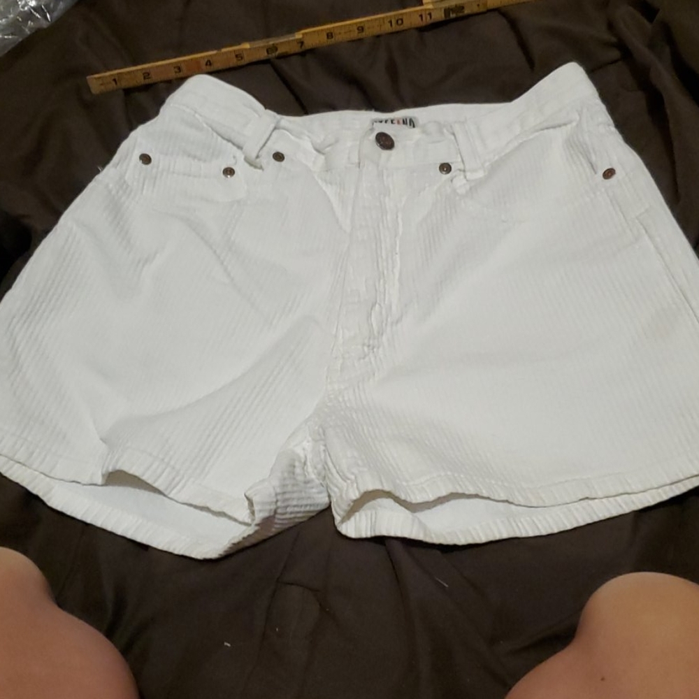 Shorts - Picture 2 of 8